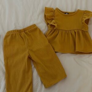 Old Navy girls 6/12 months set